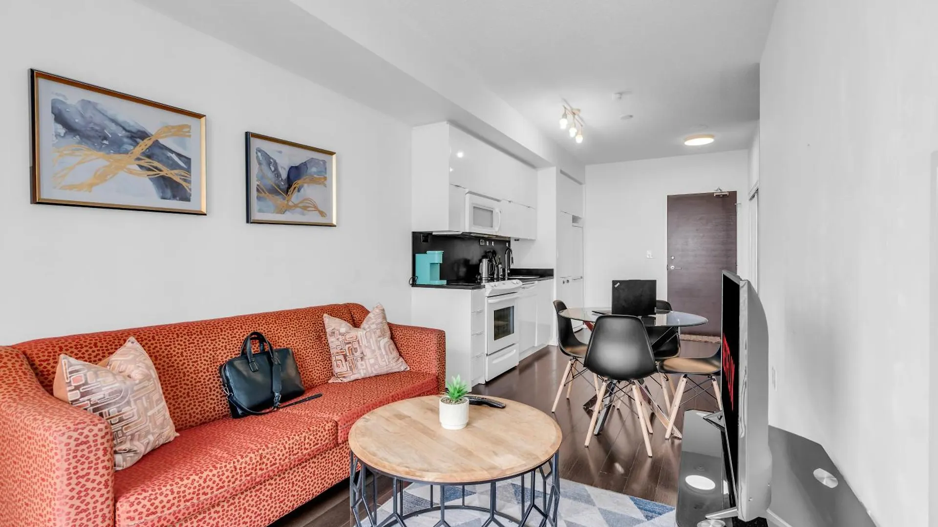 Prestige Downtown Suite - Free Parking Toronto